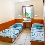 Hotel Maestral 2*