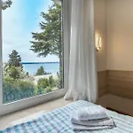 Maestral Hotel 2*