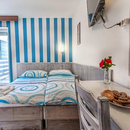 ホテル Maestral 2*