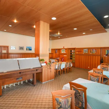 Maestral Hotel 2*